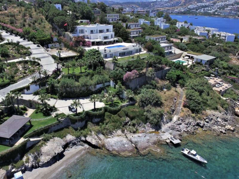01-Water-front-for-sale-villa-Bodrum-Gundogan-2235