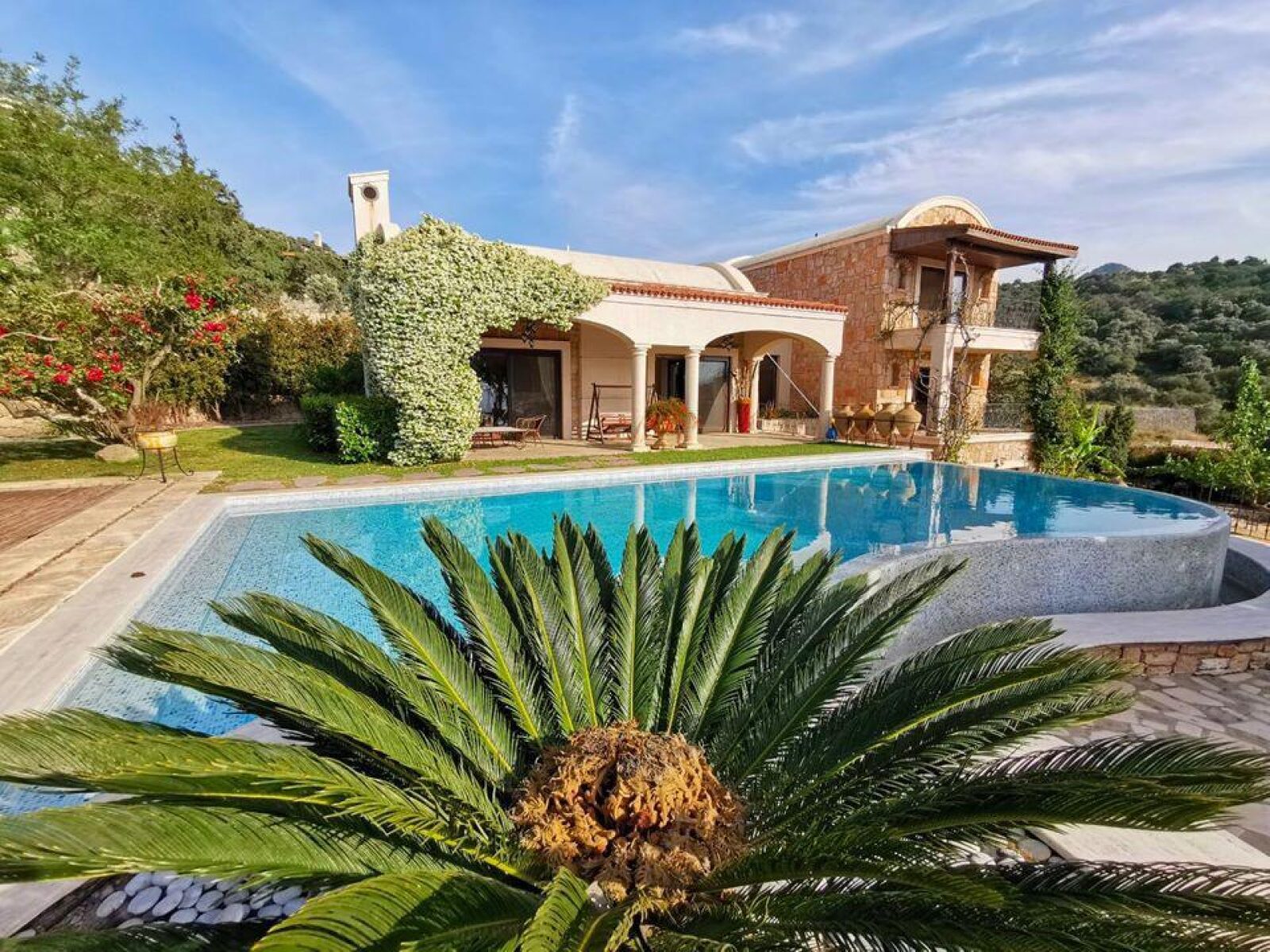 02-Detached-villa-for-sale-in-Yalikavak-1001