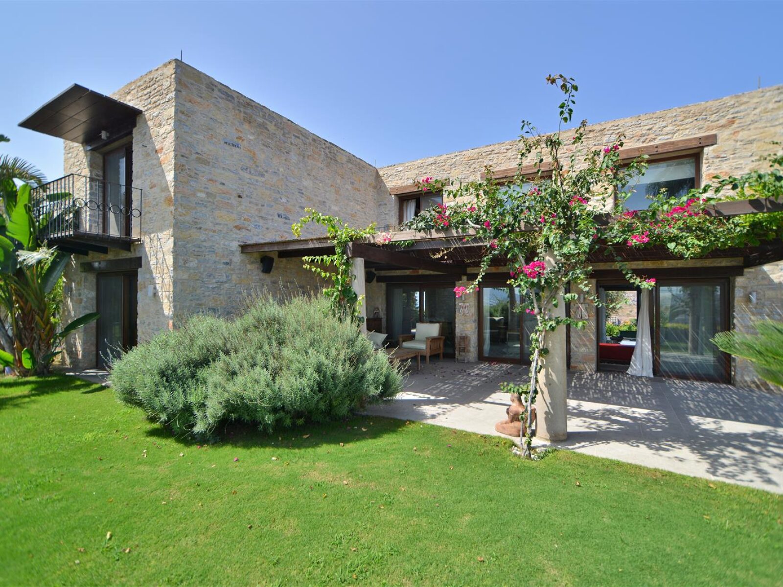 2015-02-Luxury-stone-villa-for-sale-Yalikavak-Bodrum