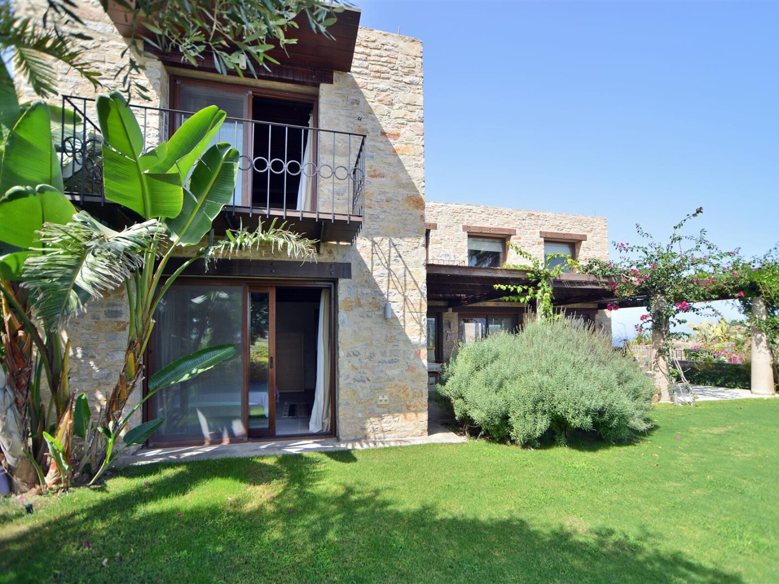2015-03-Luxury-stone-villa-for-sale-Yalikavak-Bodrum