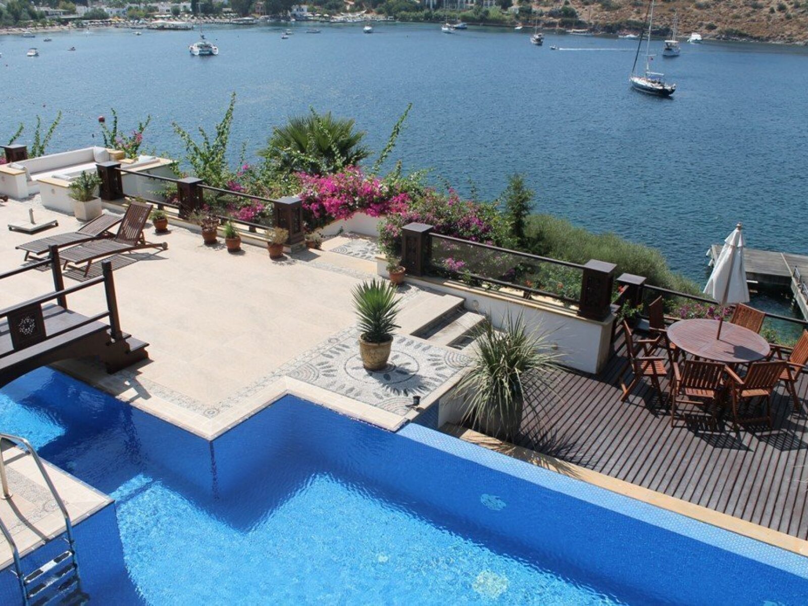 1048-12-Luxury-sea-front-villa-for-sale-Gundogan