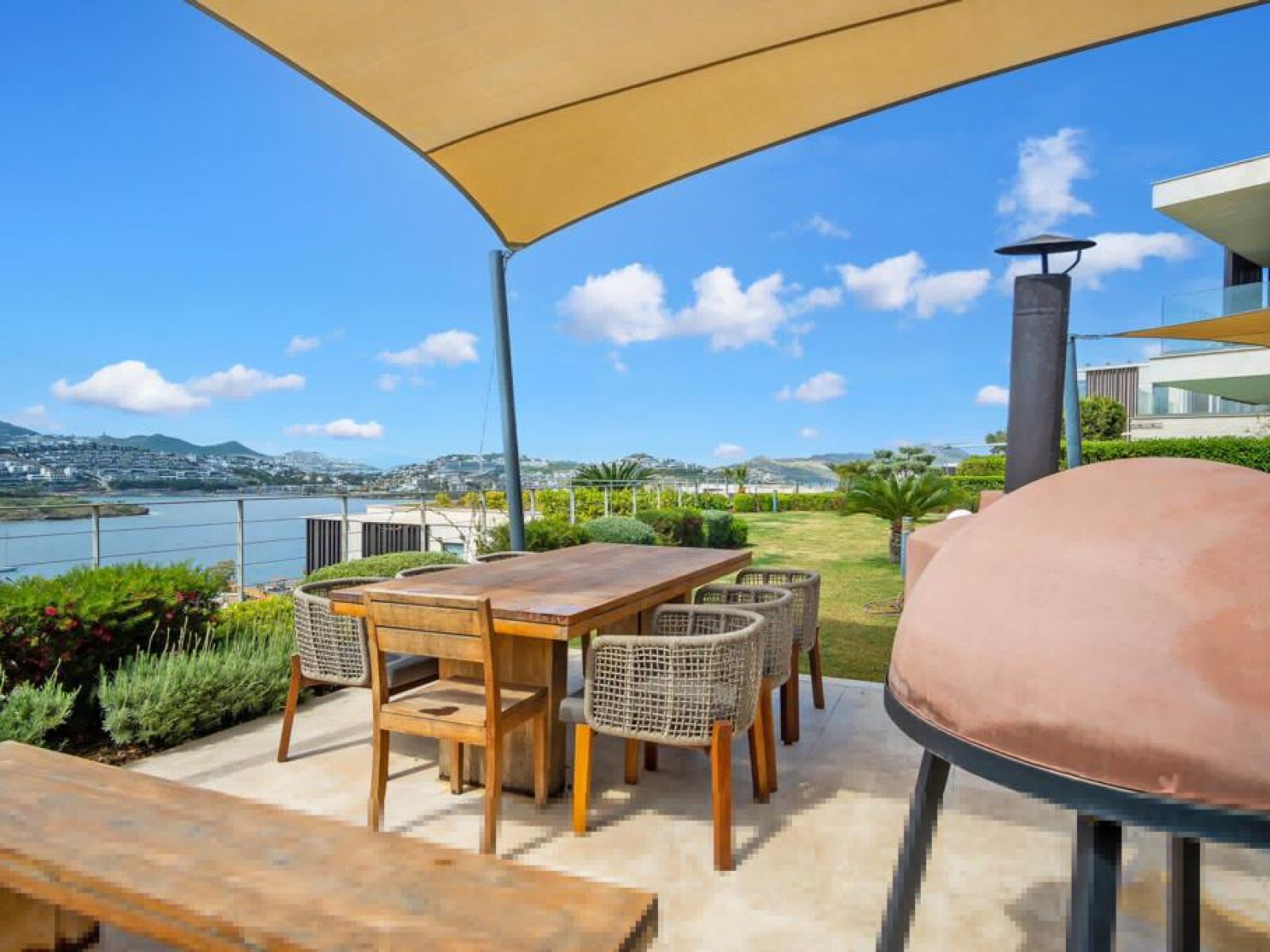 04-Private-modern-property-for-sale-2011