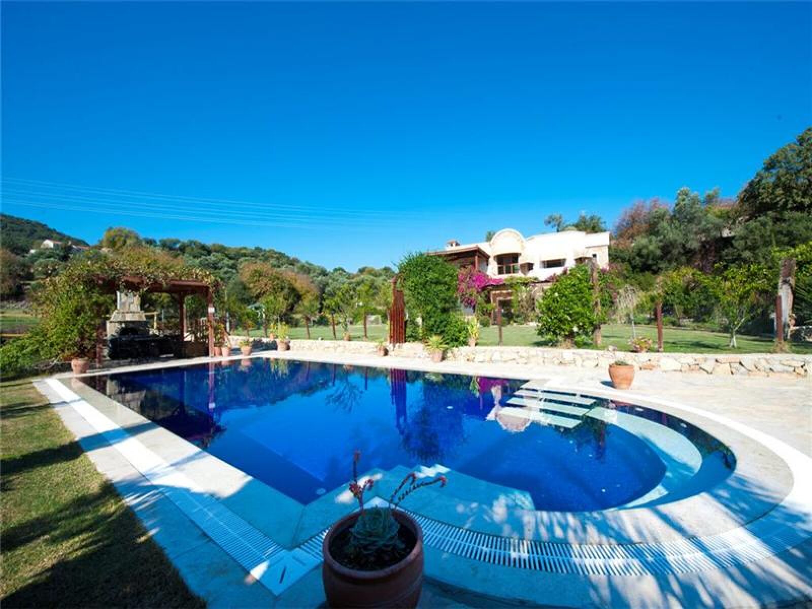 1030-17-Luxury-villa-for-sale-Ortakent-Bodrum