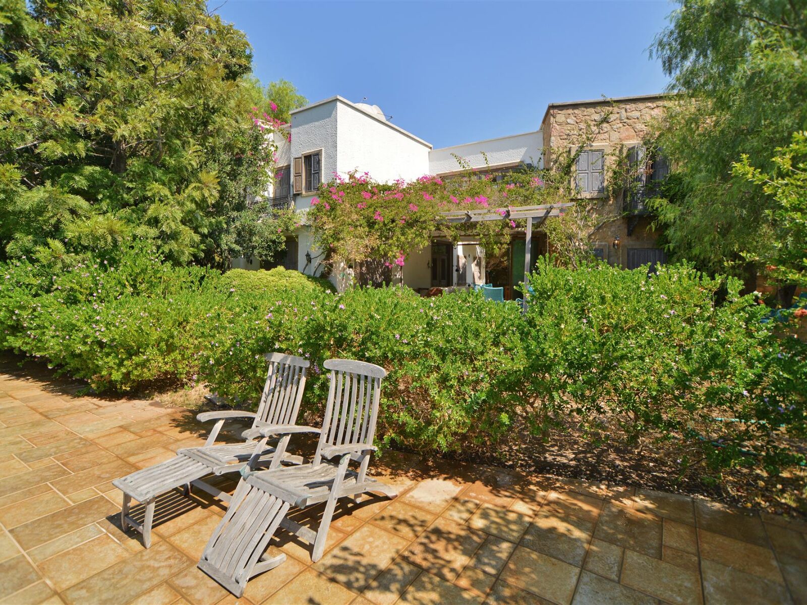 1032-34-Yalikavak-Bodrum-luxury-beachfront-villa-for-sale