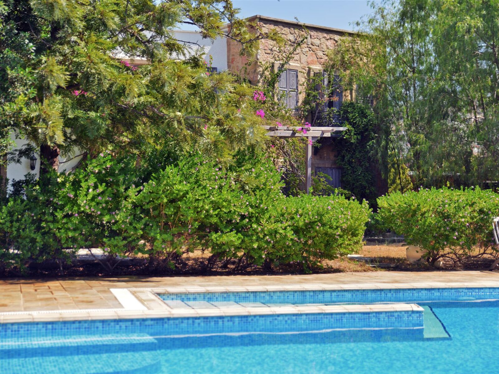 1032-35-Yalikavak-Bodrum-luxury-beachfront-villa-for-sale