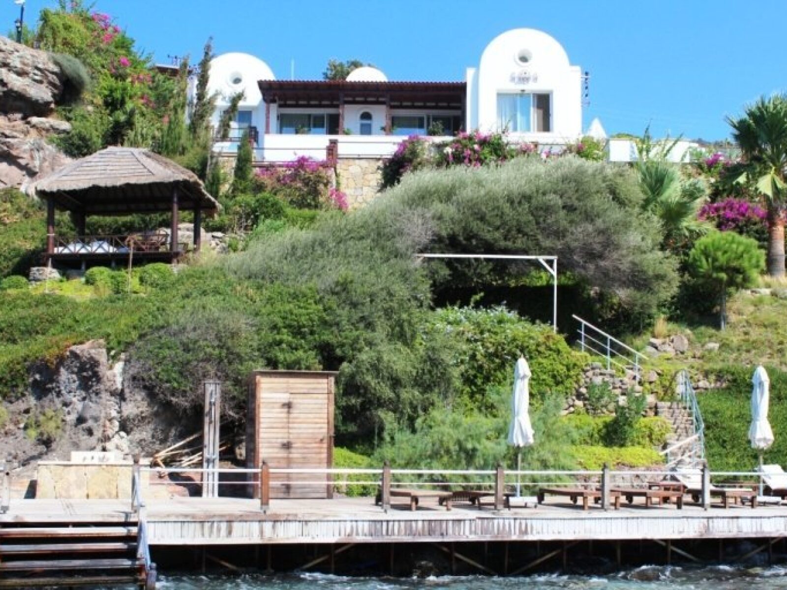 1048-18-Luxury-sea-front-villa-for-sale-Gundogan