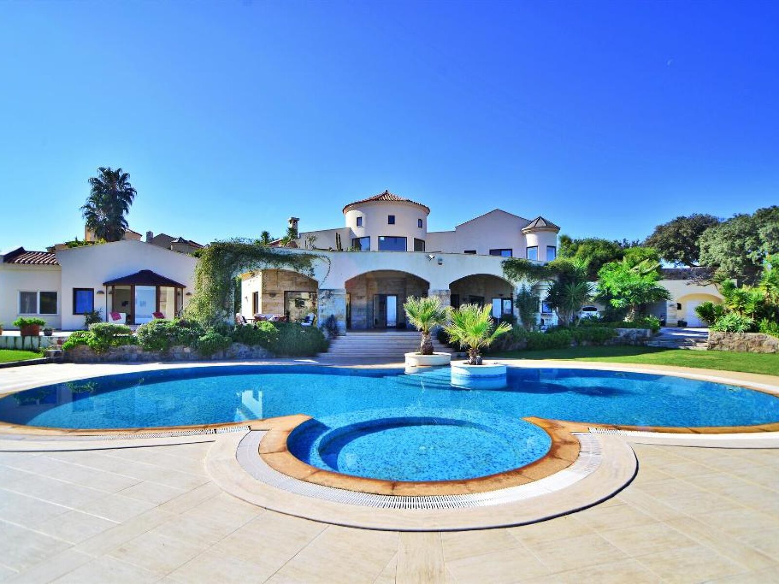 1055-01-Luxury-property-villa-for-sale-Yalikavak-Bodrum-Turkey