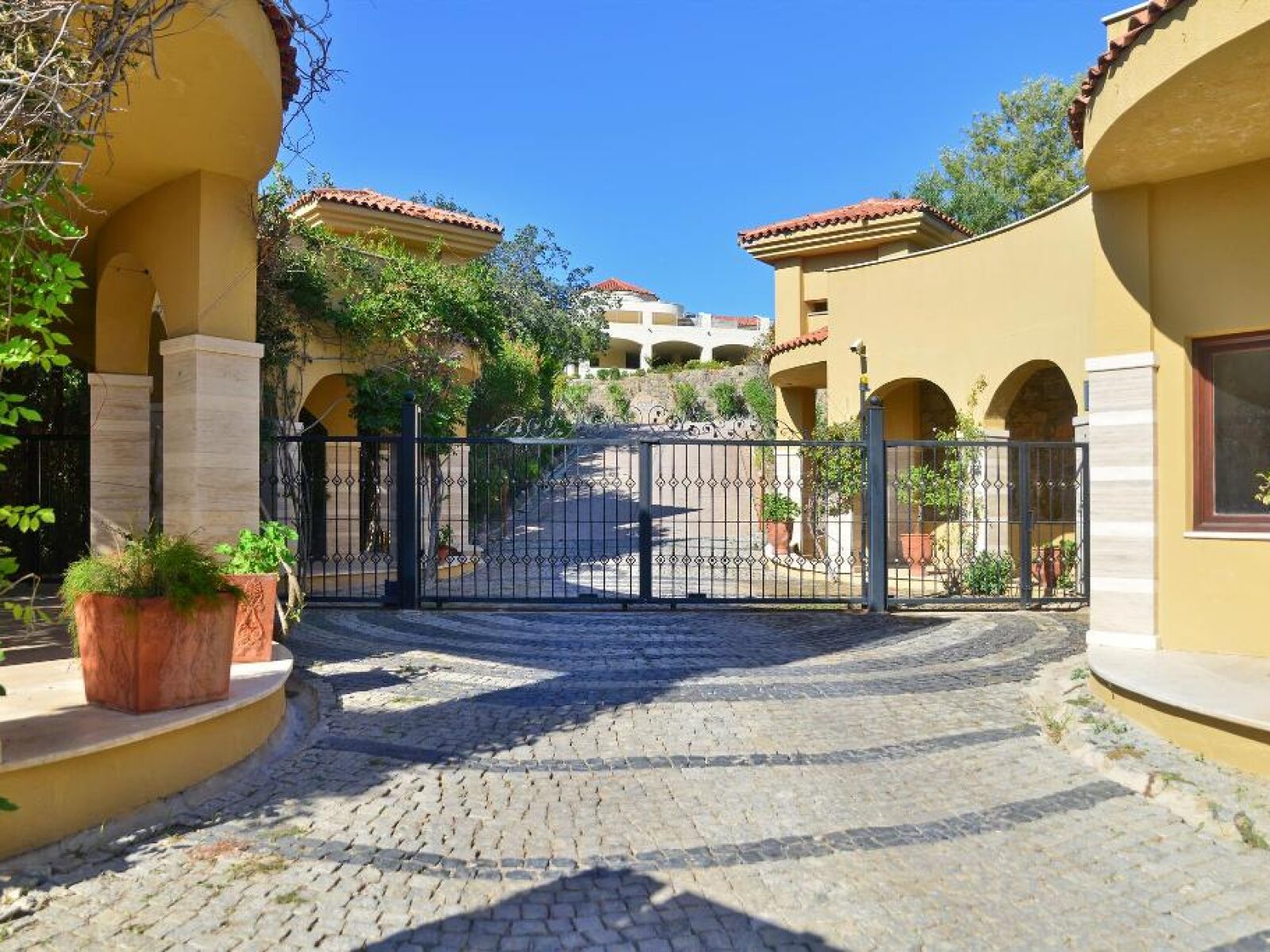 1055-16-Luxury-property-villa-for-sale-Yalikavak-Bodrum-Turkey