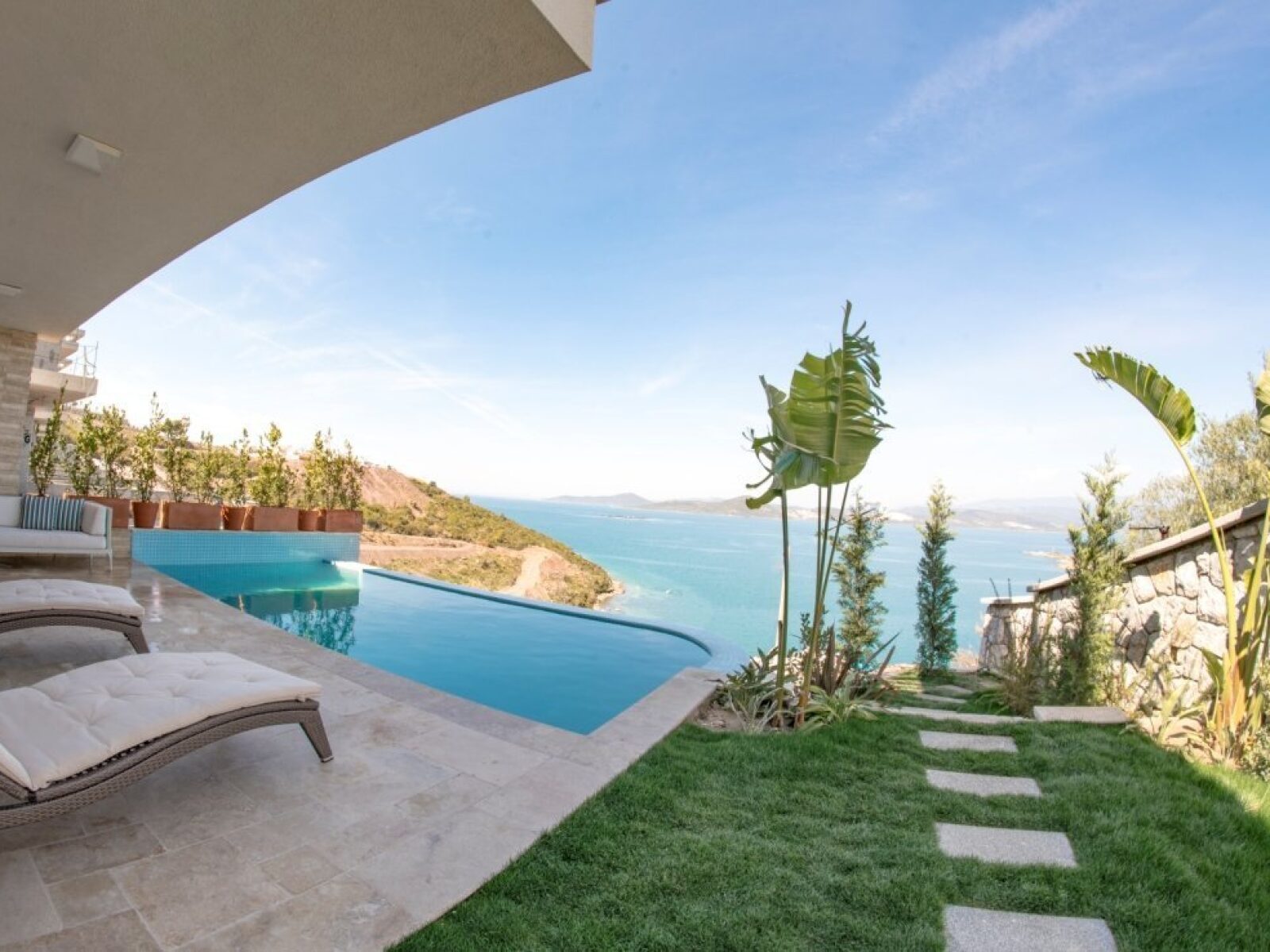 03-Sea-view-villa-for-sale-2072