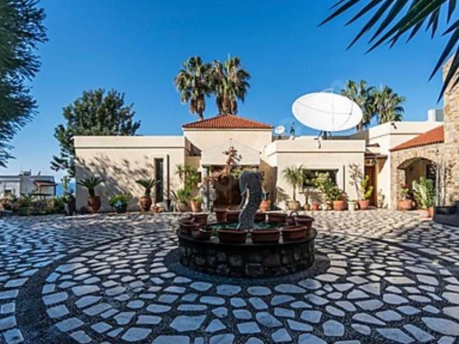 02-Bodrum-Yalikavak-villa-for-sale-by-the-sea-2205