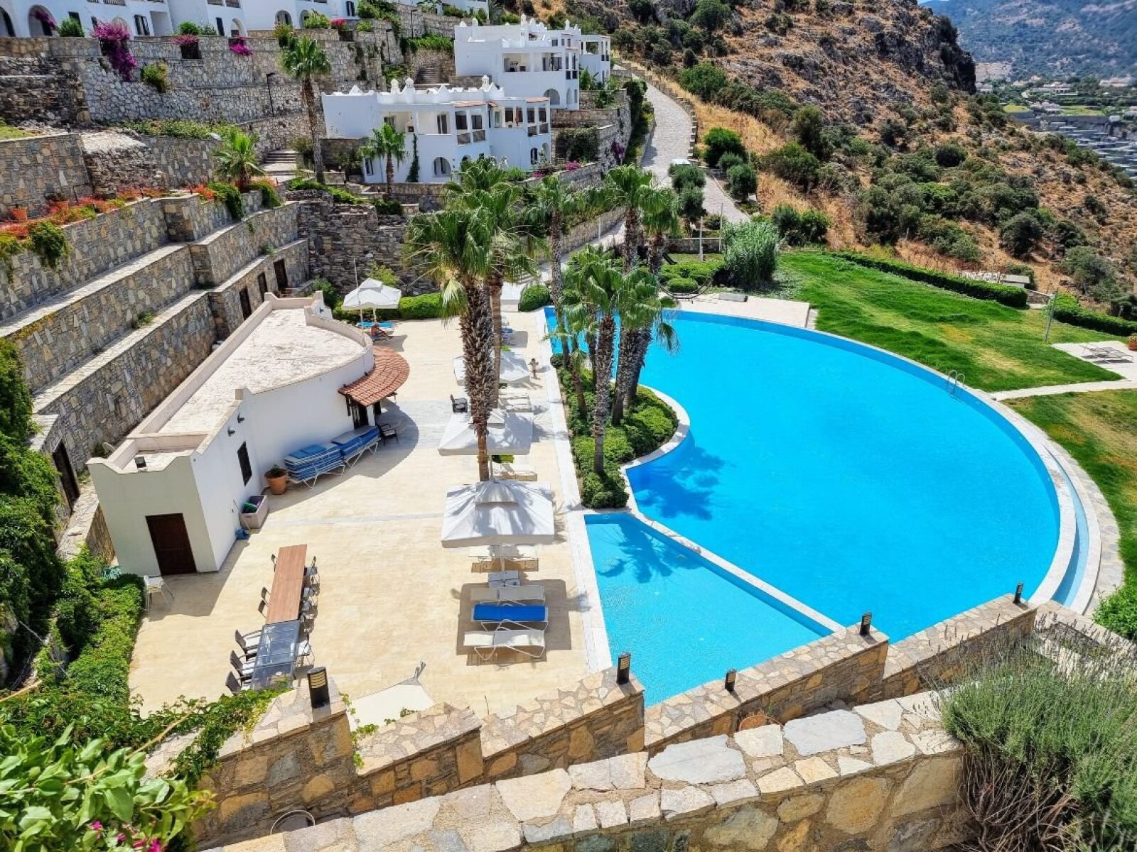 03-Villa-for-sale-with-large-shared-pool-Yalikavak-2246