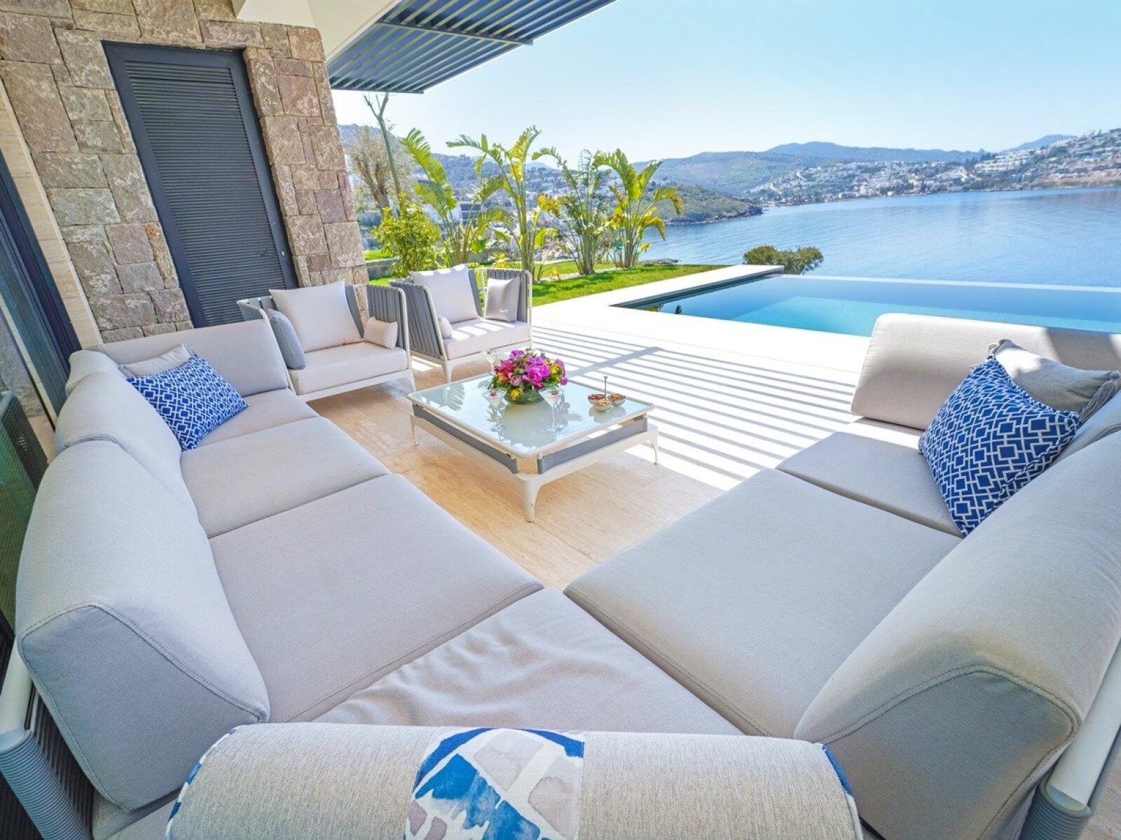 06-New-modern-villas-and-residences-for-sale-2260