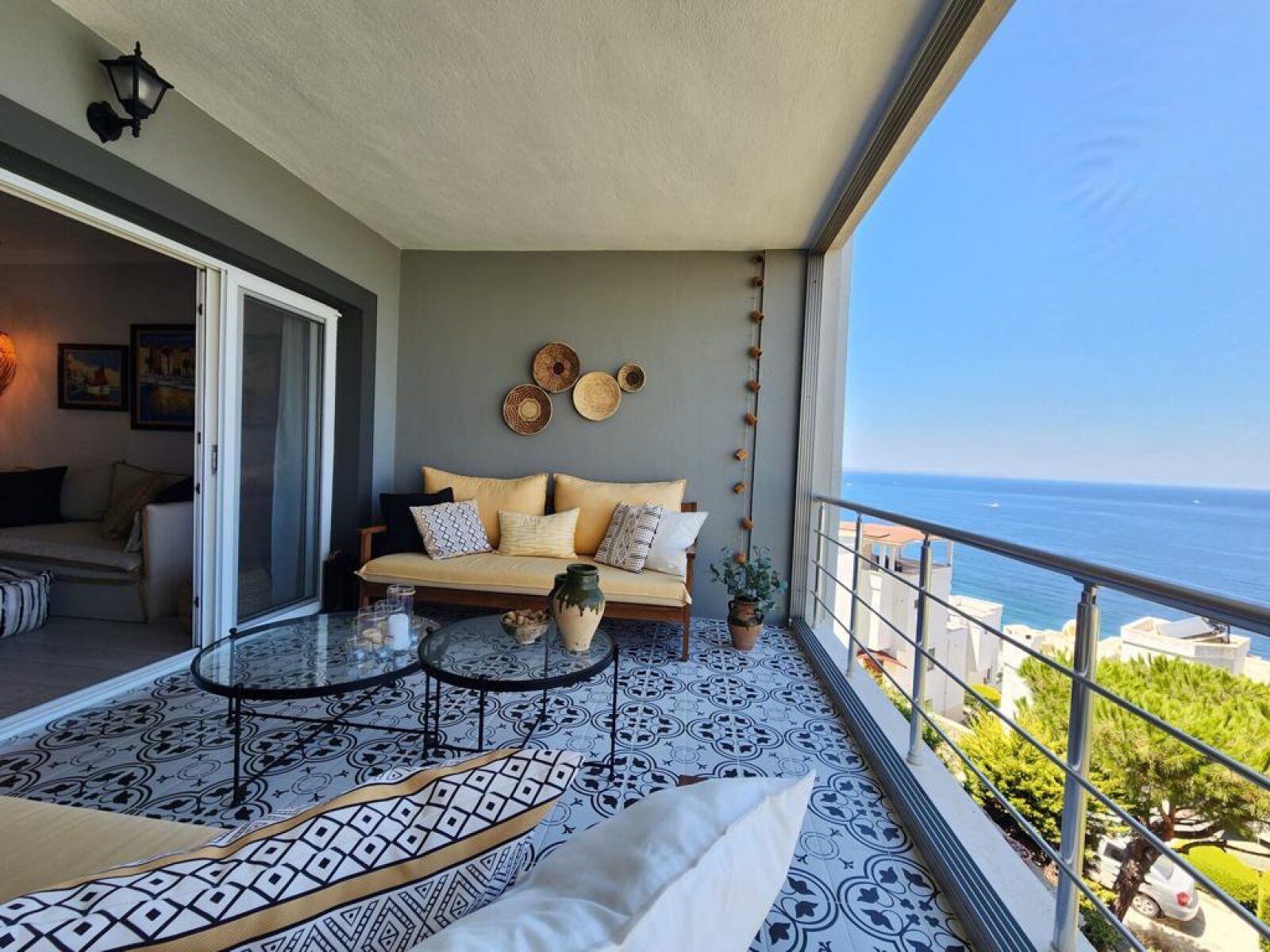 02-Luxury-sea-view-apartment-for-sale-2278