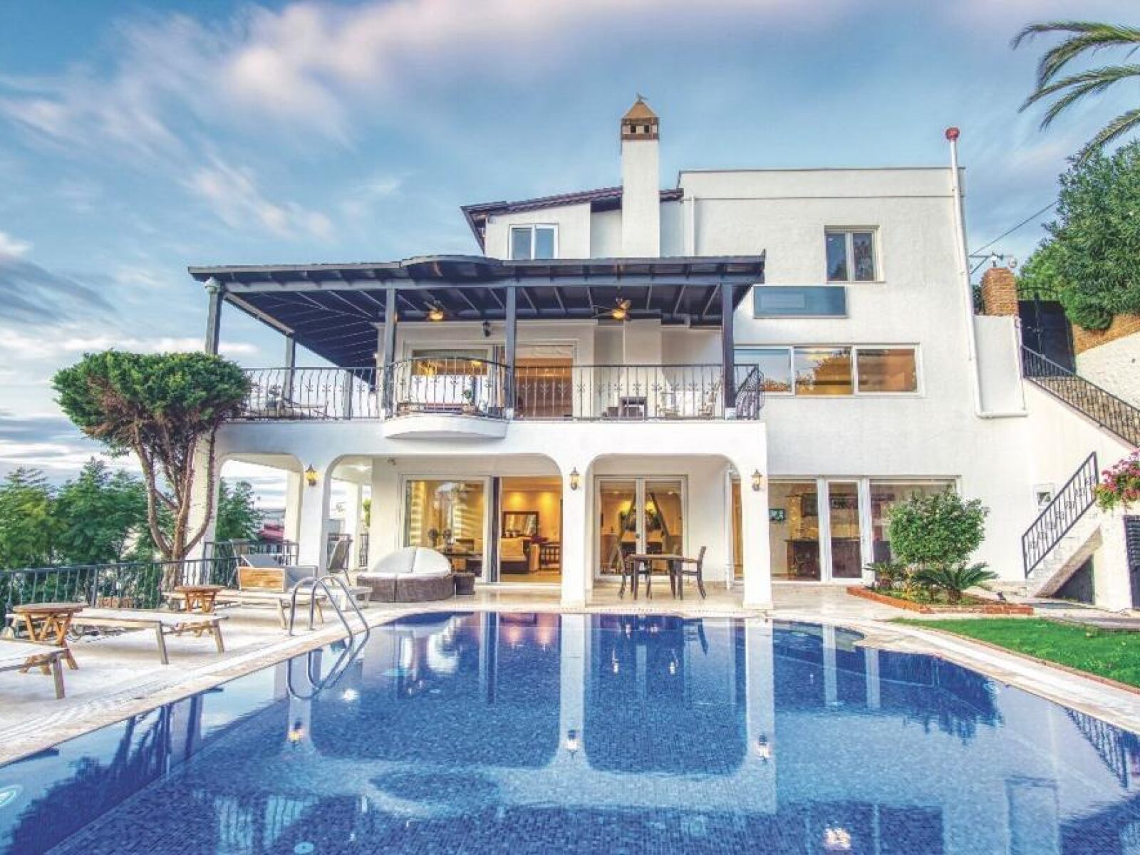 02-Bodrum-Yalikavak-sea-front-mansion-for-sale-2300