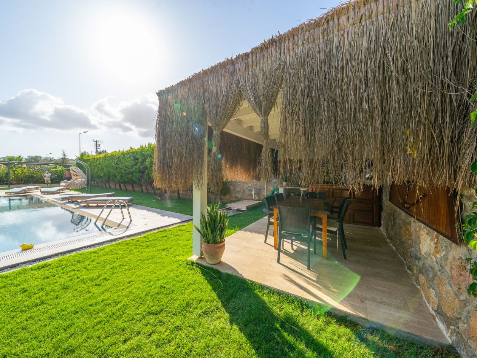 04-Modern-private-villa-for-sale-2307