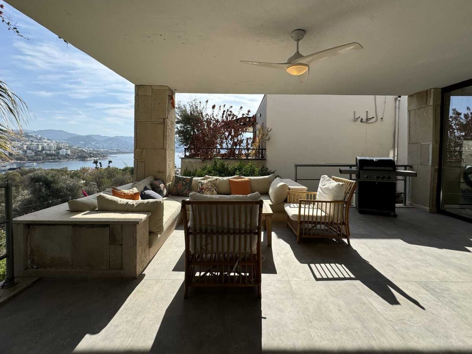 06-For-sale-apartment-with-sea-view-Yalikavak-2331