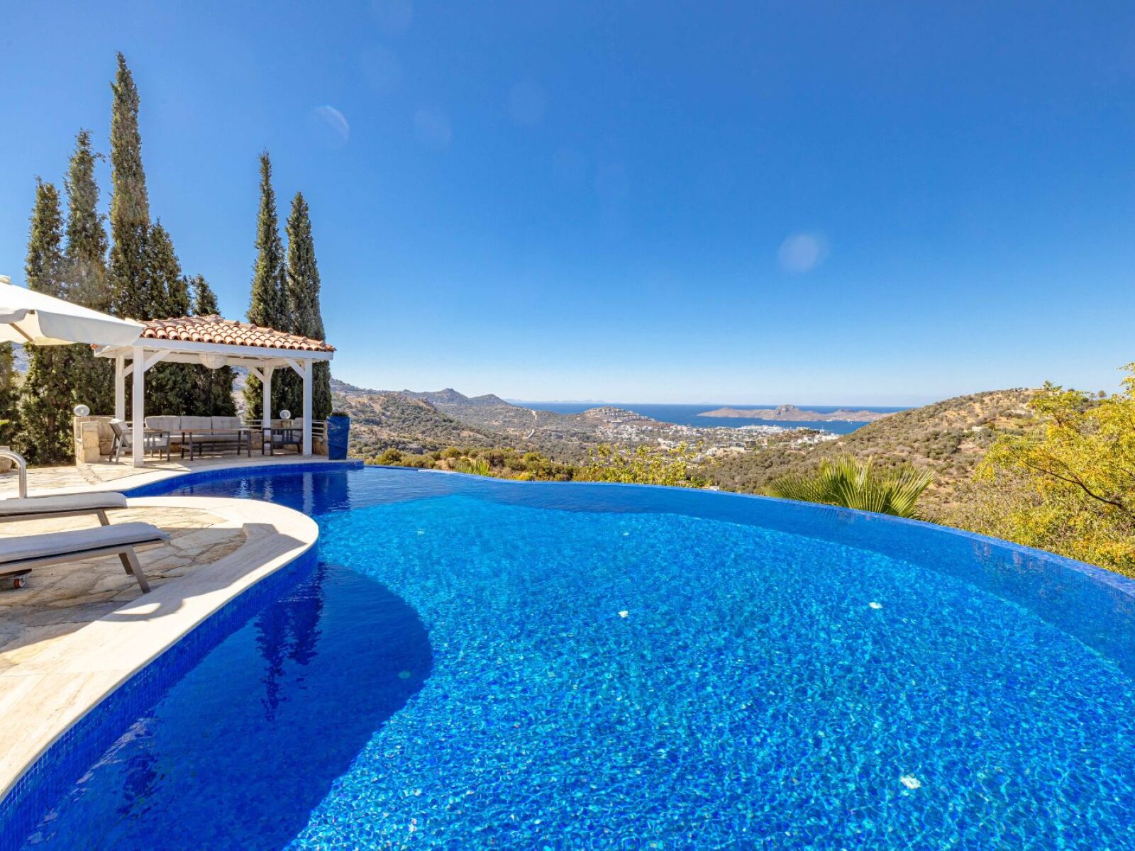 02-Infinity-pool-villa-for-sale-Bodrum-Yalikavak-2338