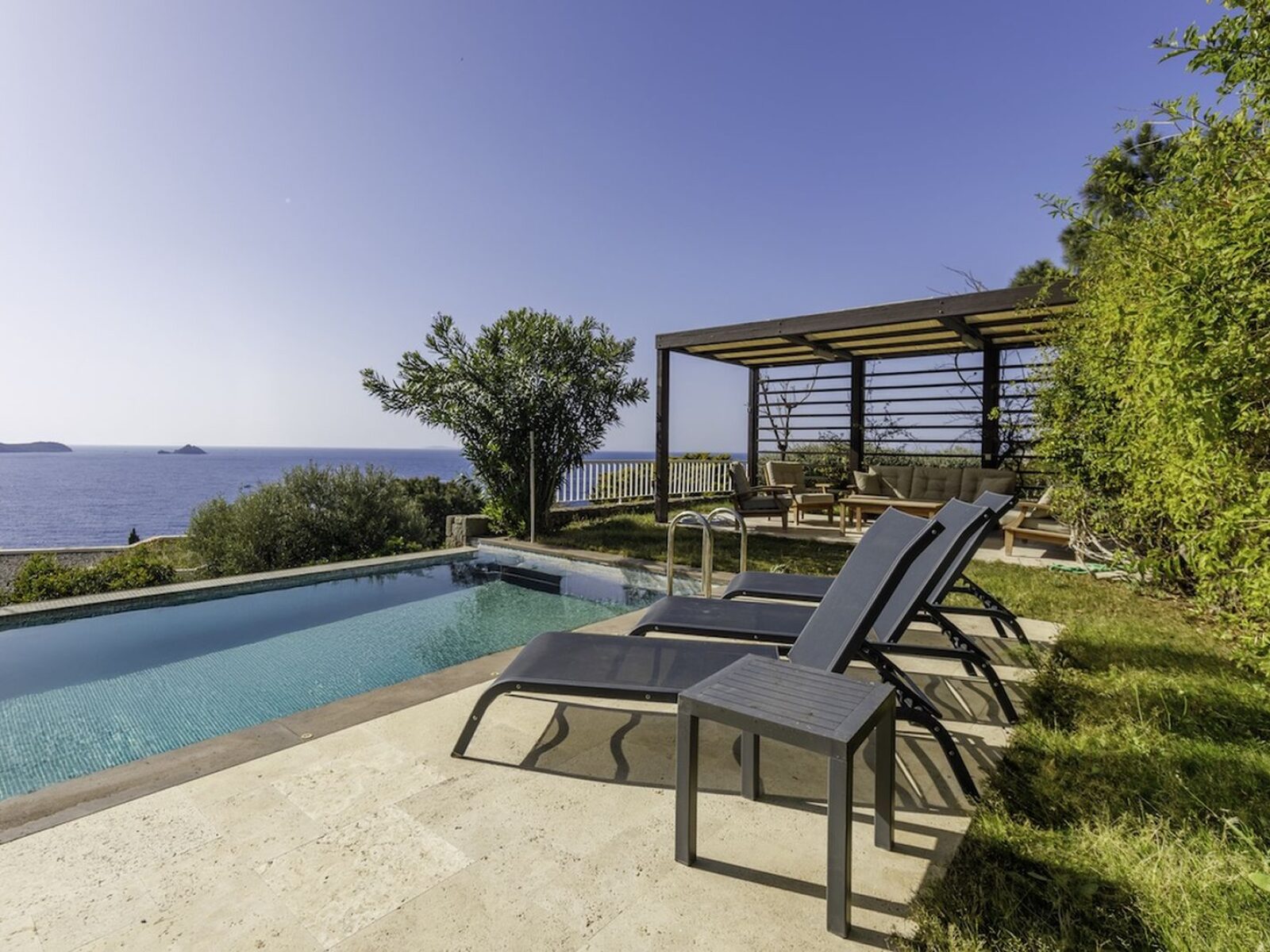 03-Sea-view-private-pool-residences-for-sale-Yalikavak-2370