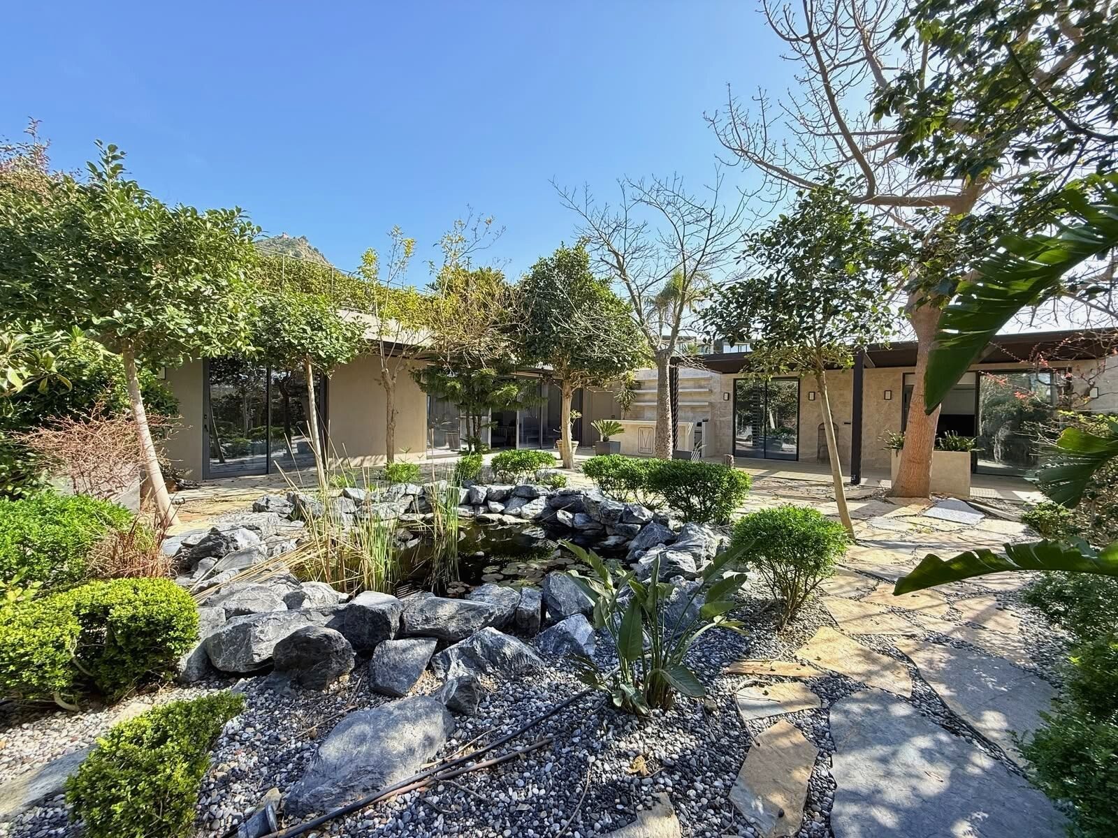2390_bodrum_yalıkavak_seafront_living_private_beach_large_garden_residence_03