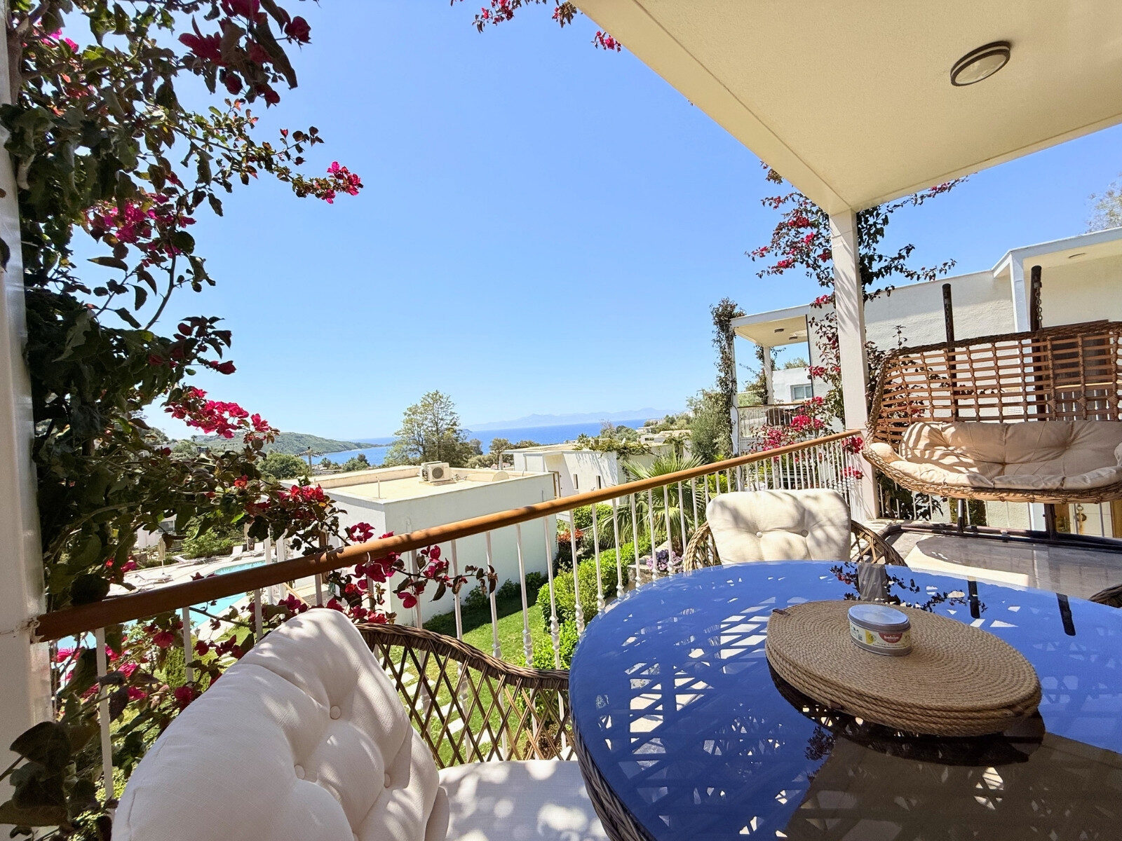 2390_bodrum_gumusluk_koyunbaba_perla_suites_close_to_beach_apartment_for_sale_07