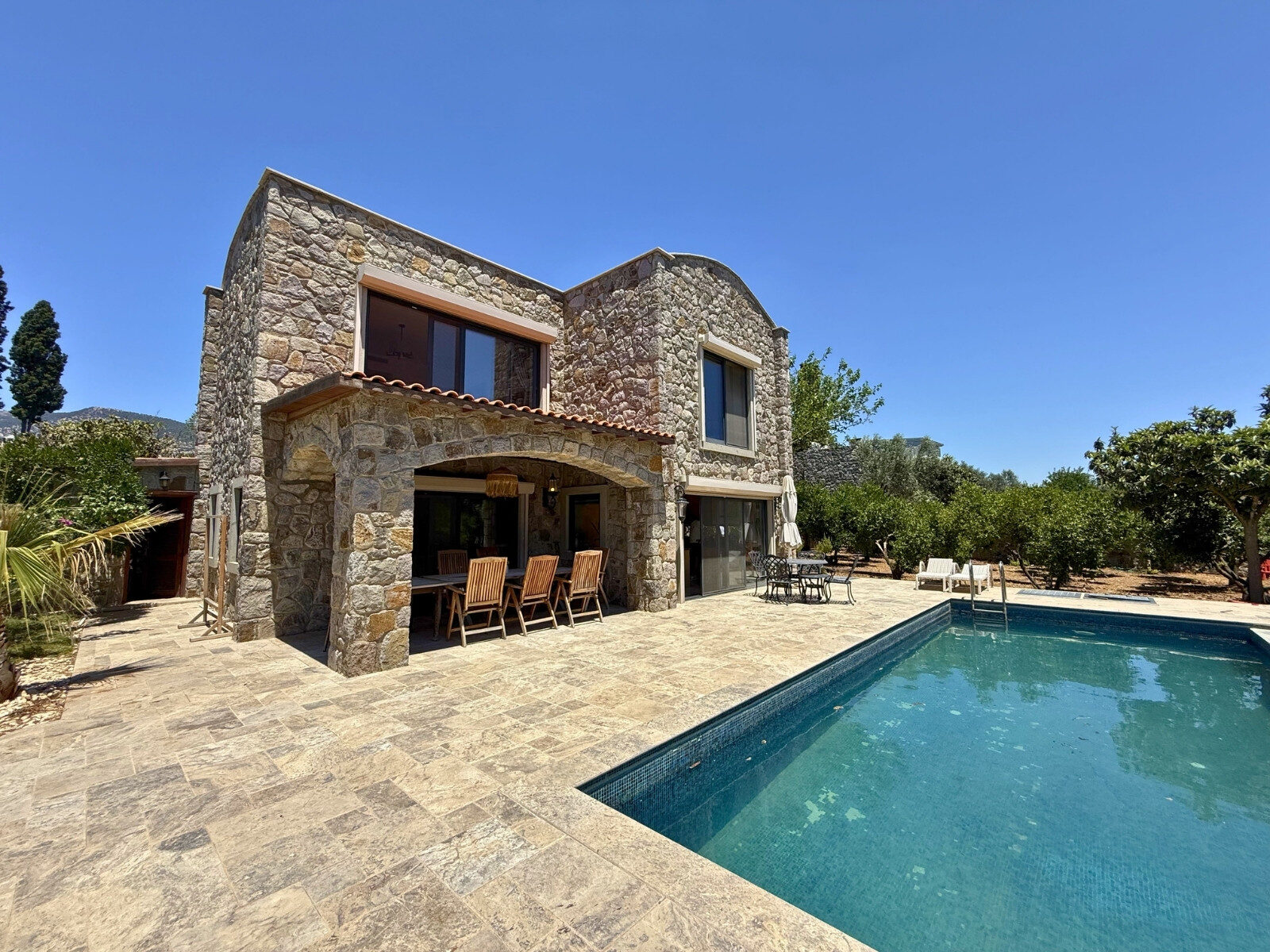 2393_bodrum_bitez_authentic_stone_villa_in_a_vast_tangerine_orchard_02