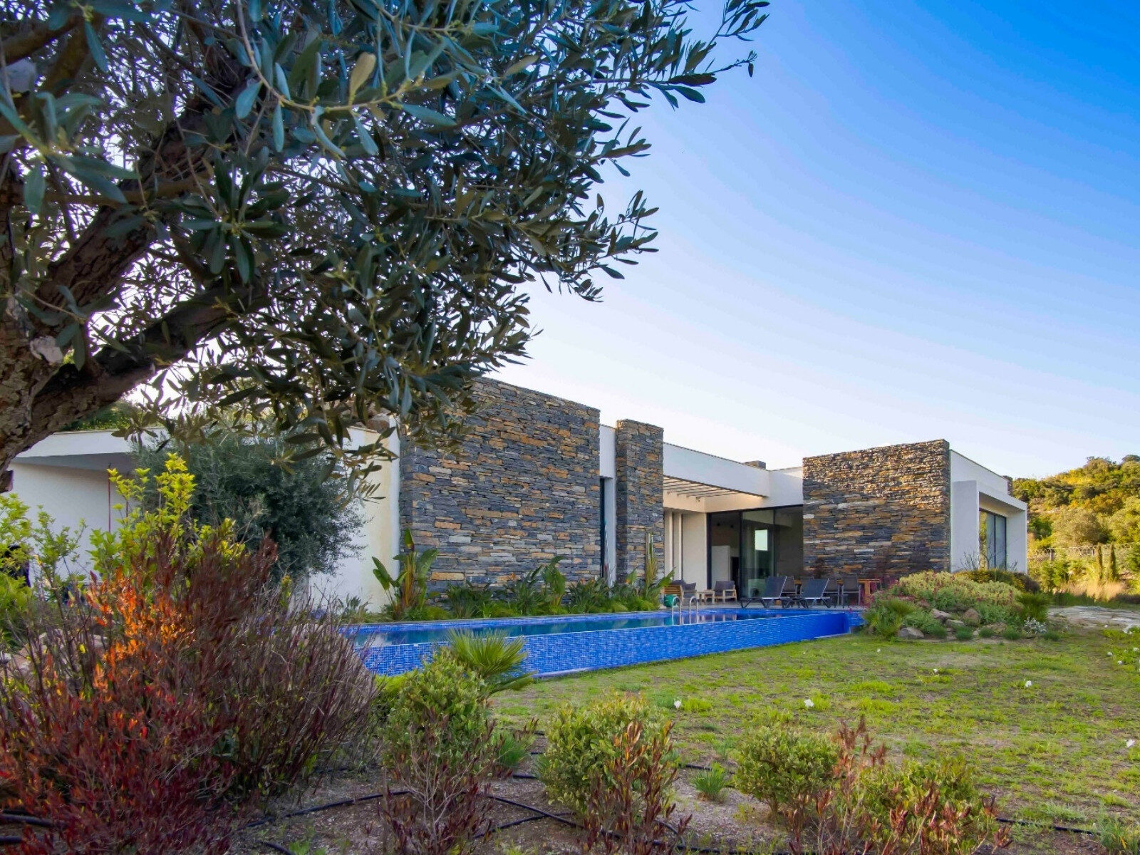 2398_bodrum_Private_Sanctuary_Modern_Stone_Architecture_26