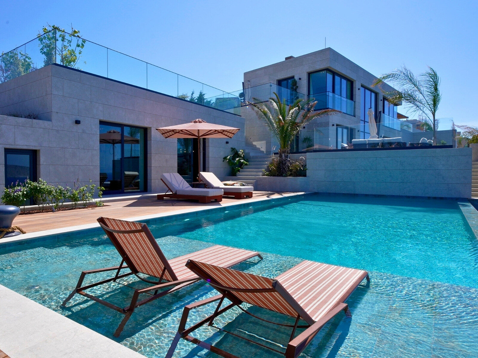 2402_Ultra_Luxury_Seafront_Mansions_and_Villas_in_Gümüşlük_Bodrum_02