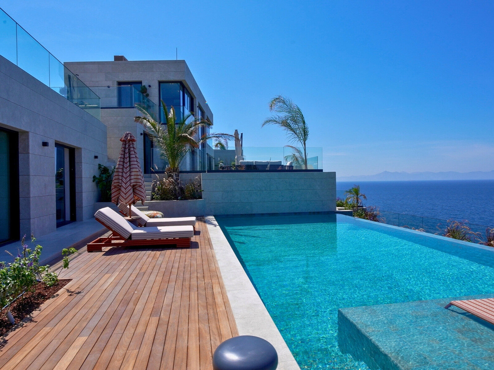 2402_Ultra_Luxury_Seafront_Mansions_and_Villas_in_Gümüşlük_Bodrum_04