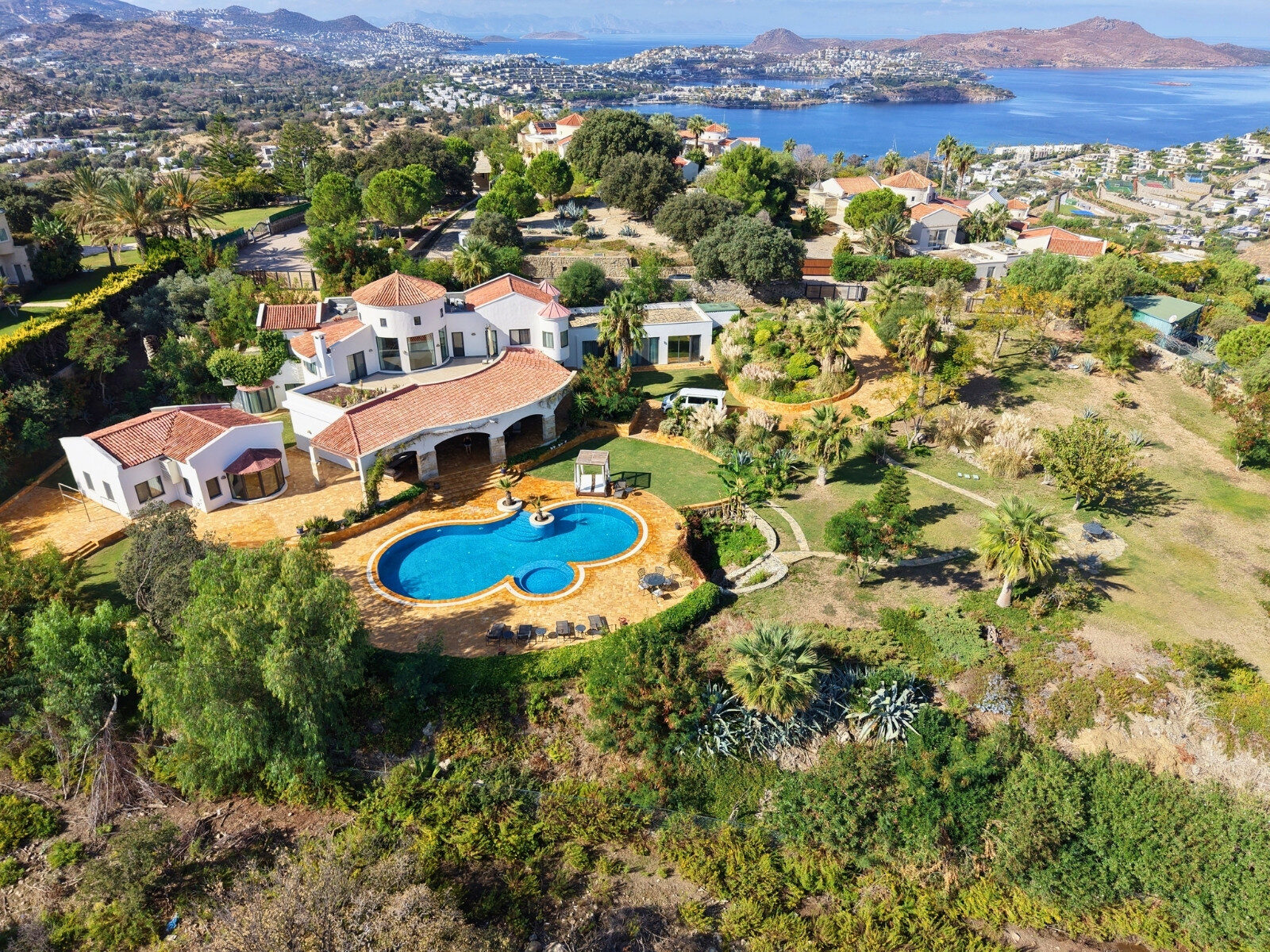 2403_bodrum_yalıkavak_Massive_Mansion_in_Yalıkavak_Life_in_a_5267_m2_Paradise_Garden_04