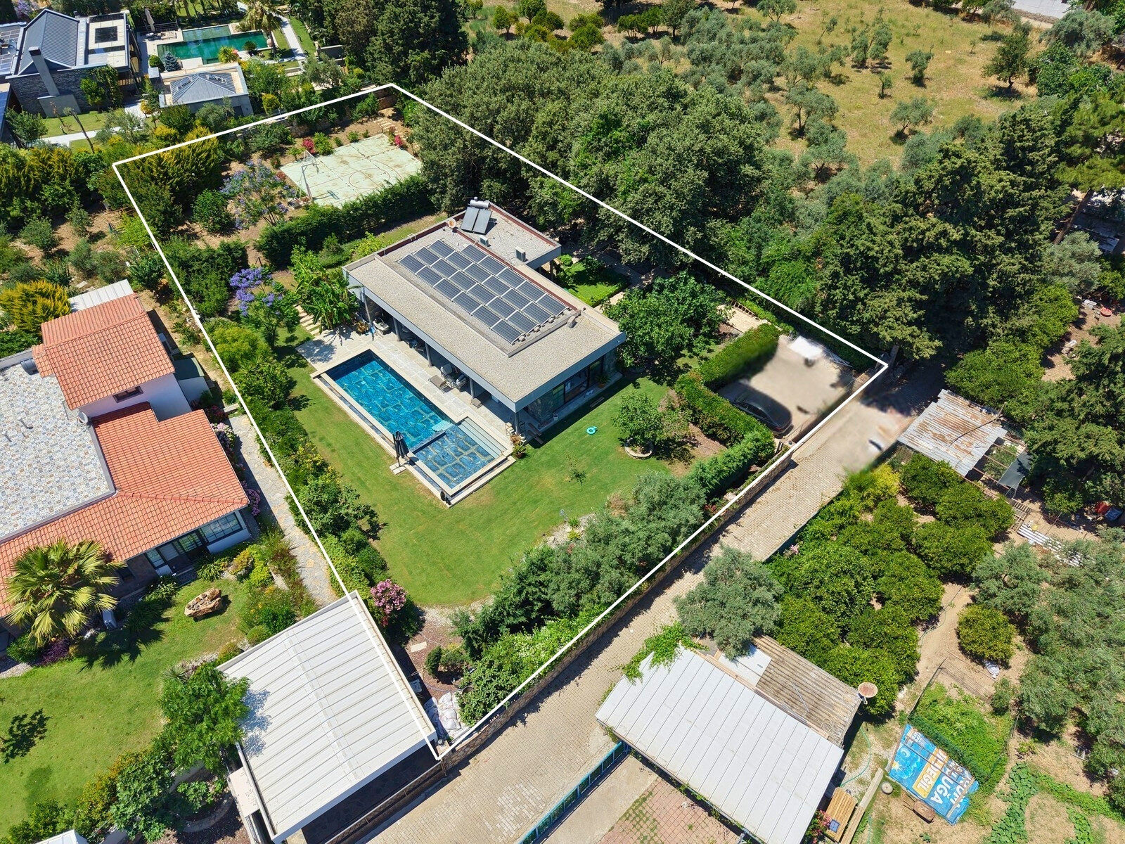 2404_bodrum_Exclusive_Detached_Villa_with_Vast_Garden_Pool_in_Heart_of_Bitez_09