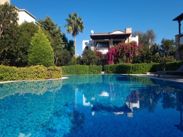 01 Bodrum Yalikavak for sale central apartments 2325